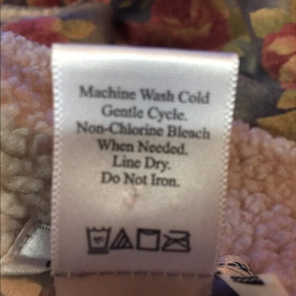 Coldwater Creek Berber Floral Faux Suede Vest Womens M Used - Picture 10 of 10